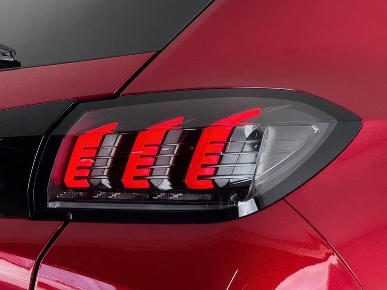  Peugeot 208 1.2 PureTech Allure Premium + Euro 6 (s/s) 5dr Petrol Manual