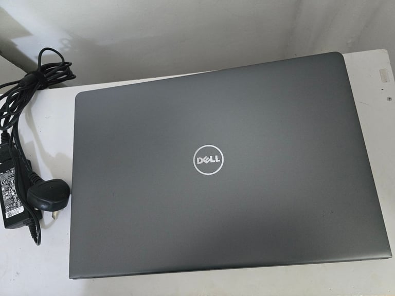 Fast Dell Vostro Laptop 15.6" display 8GB DDR4 RAM 128GB SSD Win 11 Pro
