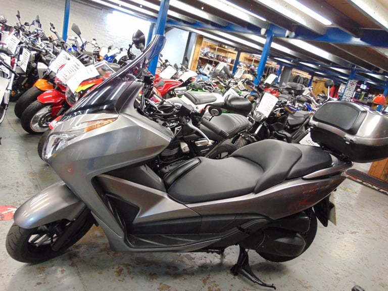 Honda NSS 300 A-D 2016 Forza 300cc Automatic Scooter low miles serviced new MOT 