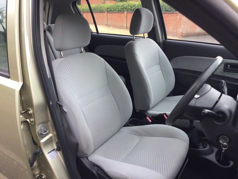 ULEZ GENUINE MILES TOYOTA ENGINE VALUE NEW MOT VERY GOOD CONDITION THROUGHOUT 