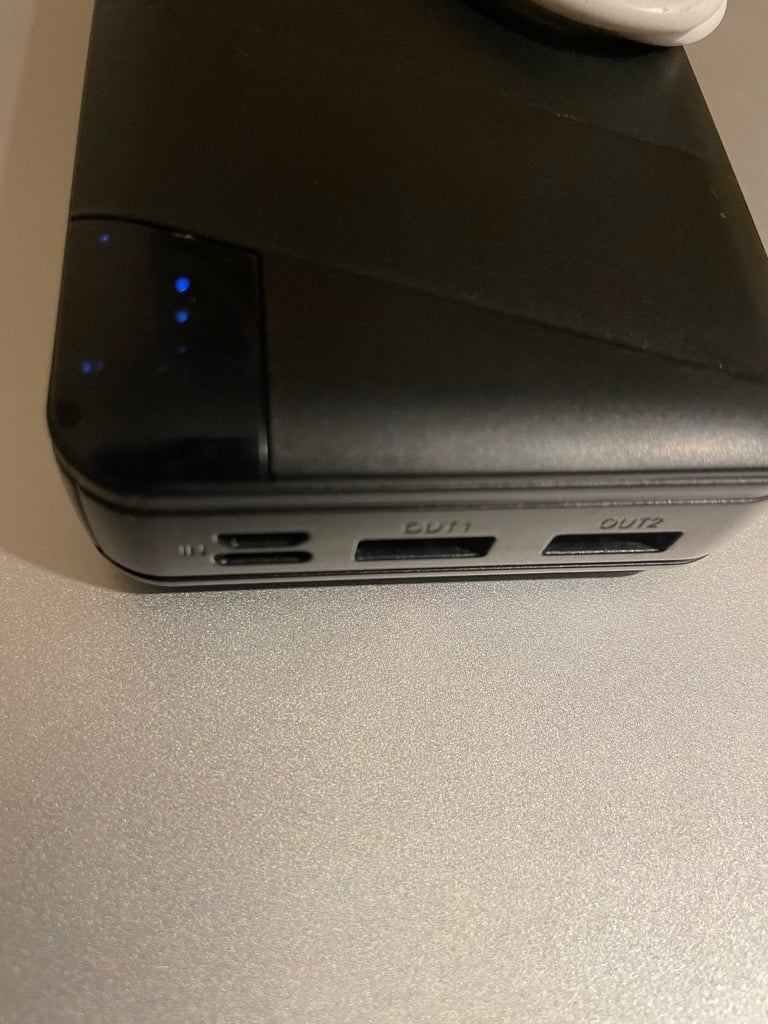 Powerbank fast and holds its charge 20000 MaH