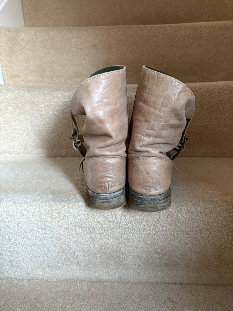 Boots  , Red or Dead size 6