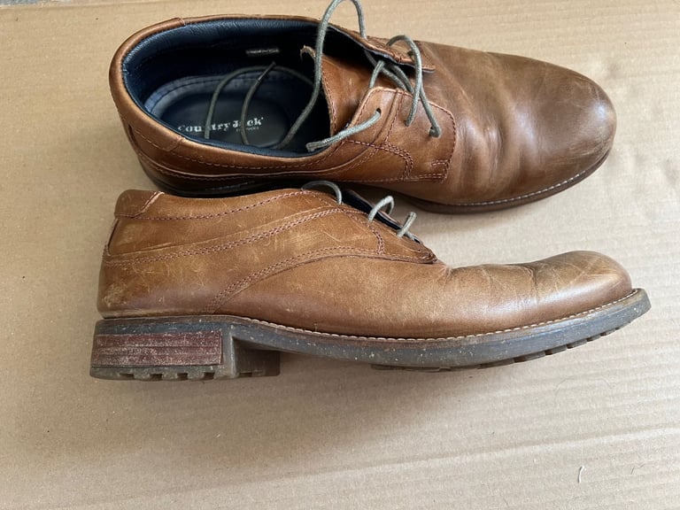 Mens casual Country Jacks leather shoes size 11  tan
