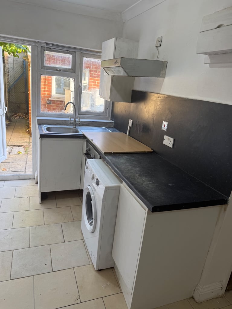 One Double Bedroom Ground Floor Studio is available to rent in Southall UB2