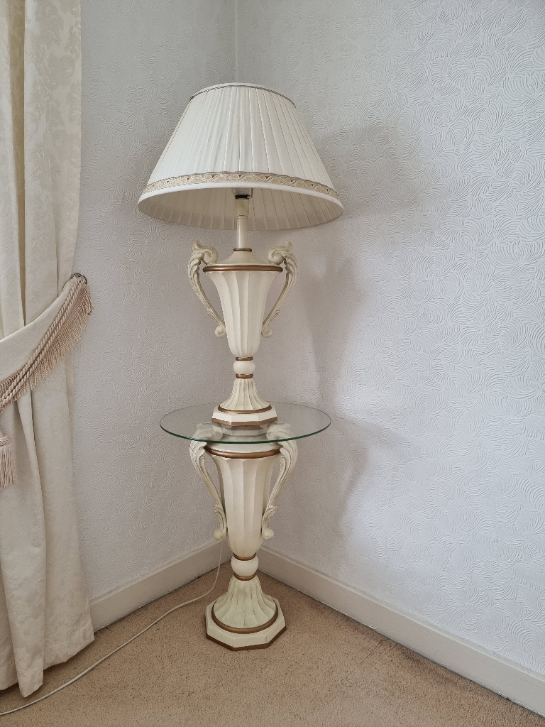 Floor stand, glass top & lamp