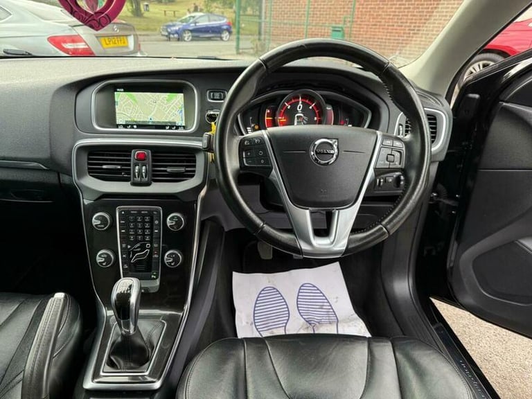 2016 Volvo V40 2.0 D2 Inscription Euro 6 (s/s) 5dr HATCHBACK Diesel Manual