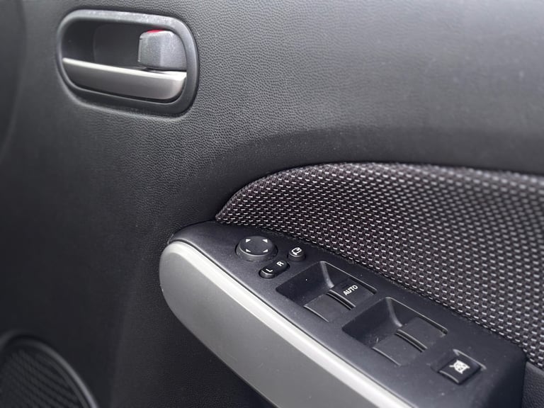 Mazda, 2, Hatchback, 2010, Manual, 1349 (cc), 5 doors