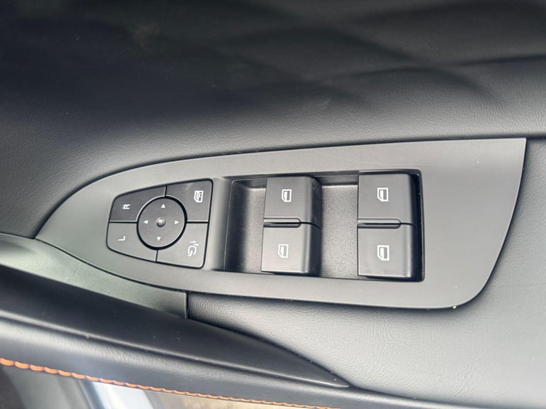 2025 MG MG HS 1.5 Hybrid+ Trophy SUV 5dr Petrol Hybrid Auto Euro 6 (s/s) (224 ps) ESTATE Petrol/E...