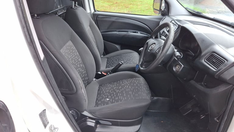 67 REG VAUXHALL COMBO 1.6 CDTI L2H1 LWB EURO 6