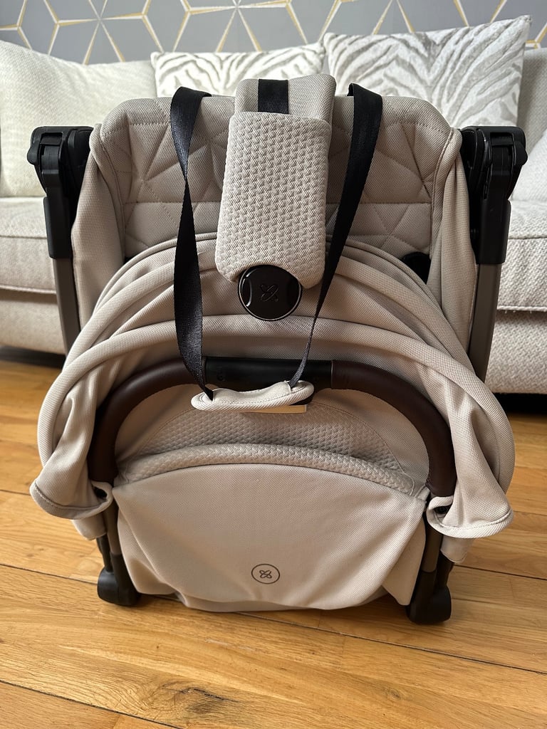 Silver Cross Clic Stroller with rain cover - Almond