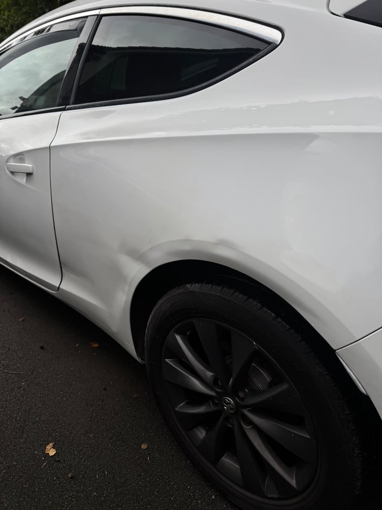 Automatic Vauxhall ASTRA 2012 2L , 3 doors AUTOMATIC