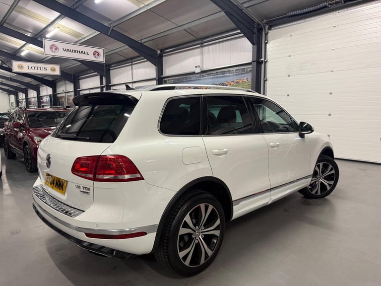 2014 Volkswagen Touareg 3.0 TDI V6 BlueMotion Tech R-Line Tiptronic 4WD Euro 6 (s/s) 5dr ESTATE D...
