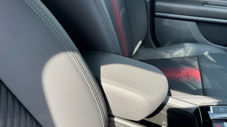2025 Alfa Romeo Junior 1.2 MHEV Ibrida SUV 5dr Petrol Hybrid e-DCT Euro 6 (s/s) (136 ps) SUV Hybr...