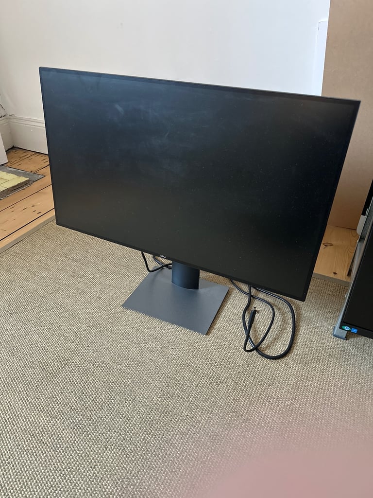image for FREE monitor - crack on screen