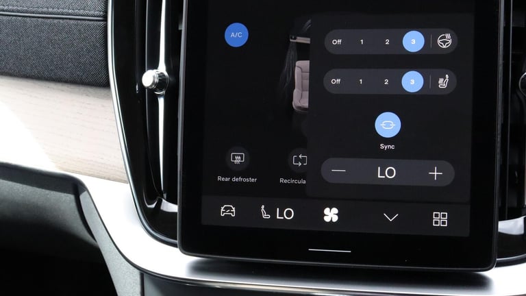 2025 Volvo XC90 B5 (P) AWD Plus Dark (Harman Kardon Sound, 360 Camera, Apple CarPlay, BLIS) ESTAT...