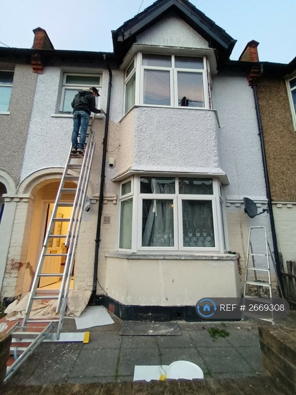 4 bedroom house in Clive Road, London, SW19 (4 bed) (#2669308)