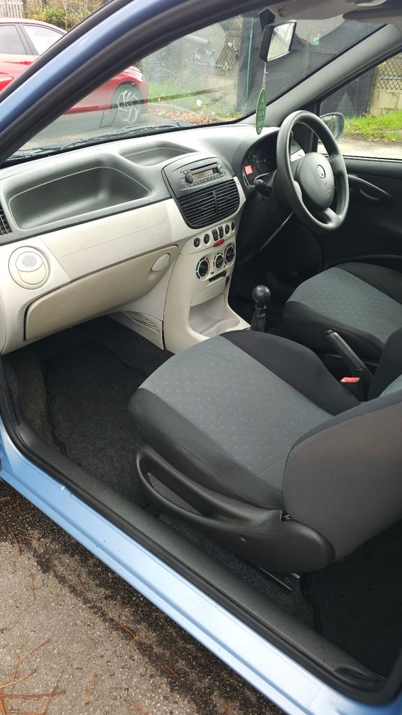 Fiat, PUNTO, Hatchback, 2005, Manual, 1242 (cc), 3 doors