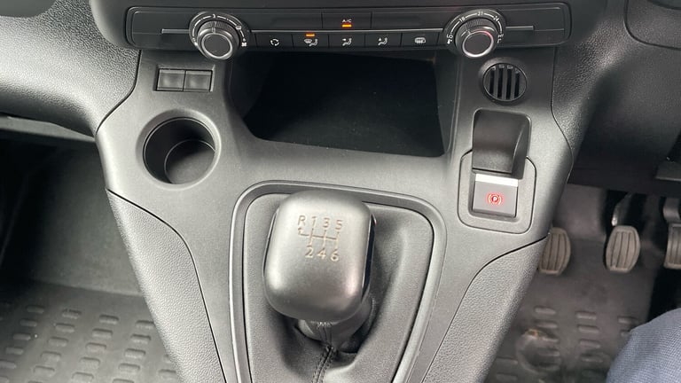 2022 Vauxhall Combo 2300 1.5 Turbo D 100ps H1 Sportive Van PANEL VAN DIESEL Manual