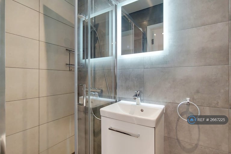 Studio flat in Gloucester Place, London, NW1 (#2667225)