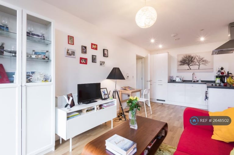 1 bedroom flat in Cranston Court, London, W12 (1 bed) (#2648502)