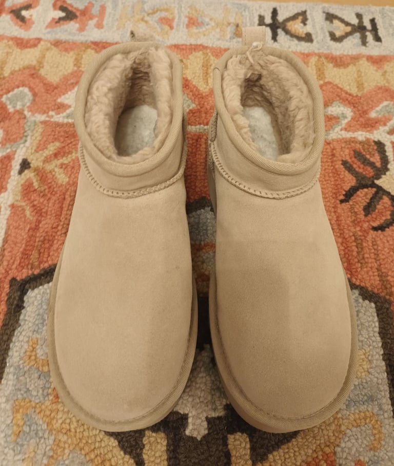 image for UGG Classic Ultra Mini. Sz 7UK (40). Brand new. RRP £155