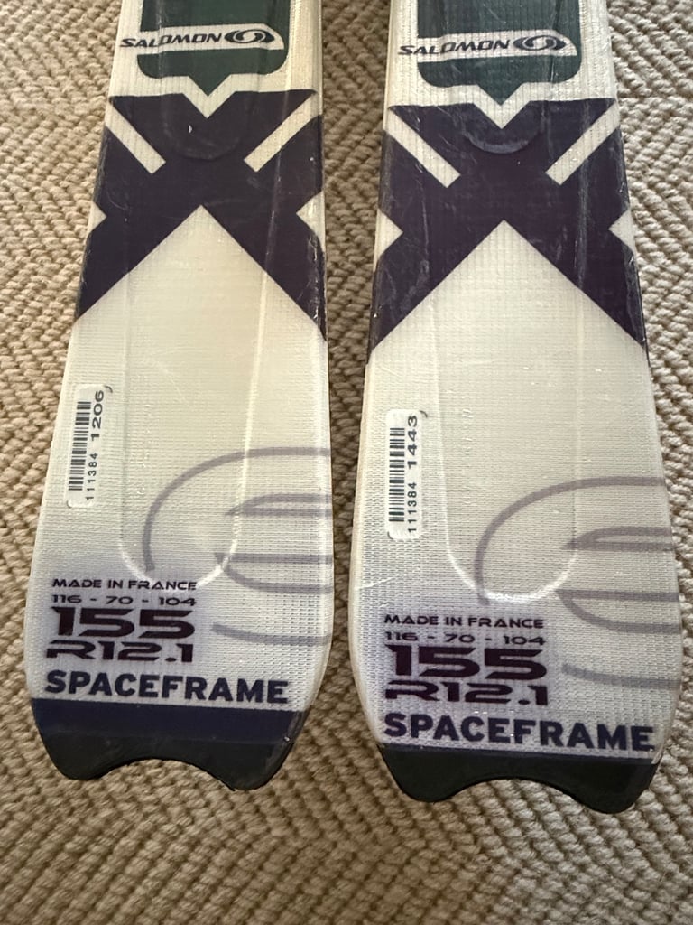 Ladies Salomon Skis