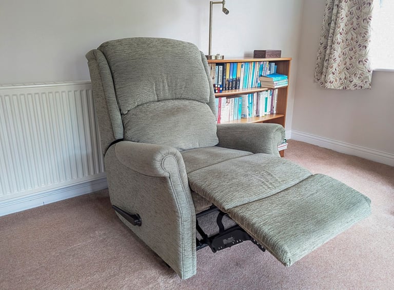 image for Sherborne Manual Reclining Chair in Green Fabric - Excellent Condition