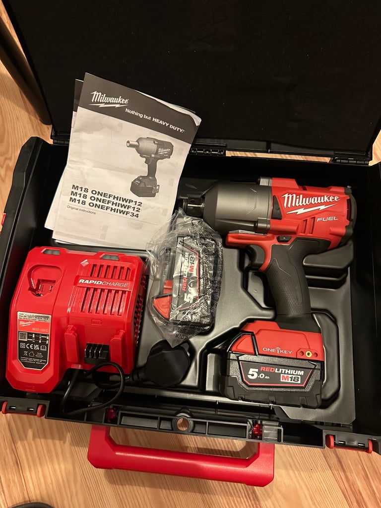image for New Milwaukee wrench gun 5ah