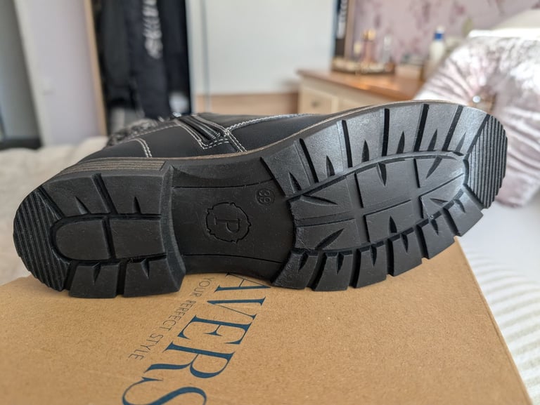 Ladies ankle boots New.