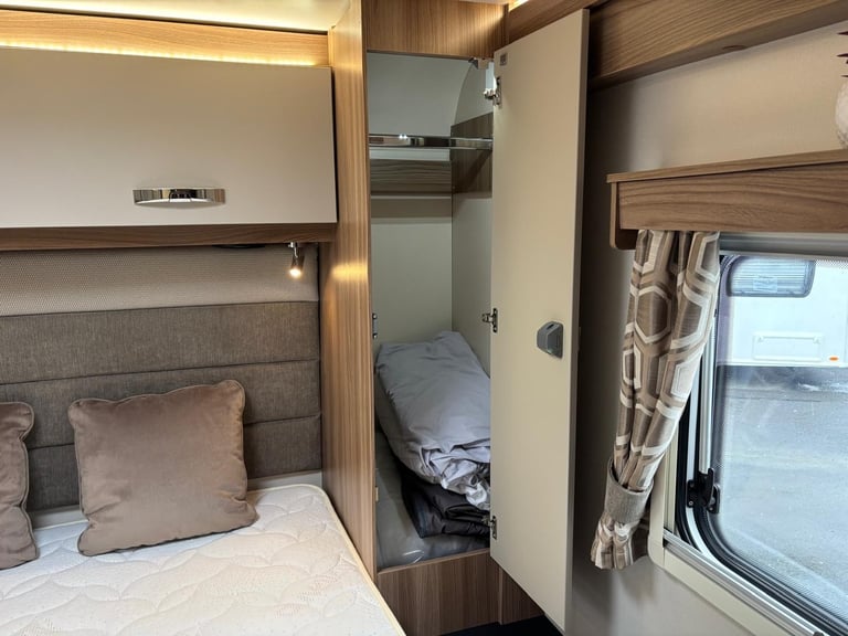 SWIFT BESSACARR HI-STYLE 599 MOTORHOME Alde, Auto Satellite, Tower Fridge, 