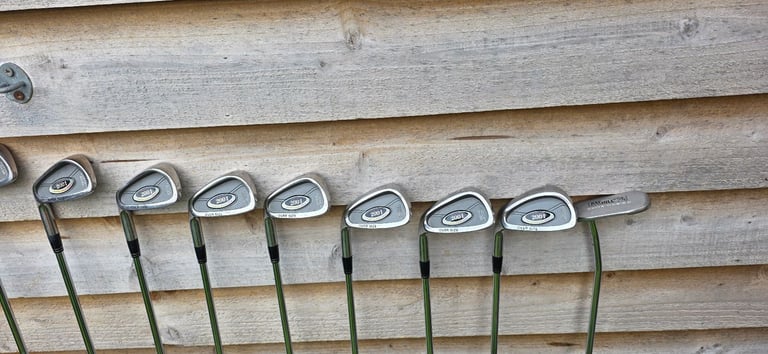 Left handed golf set with bag