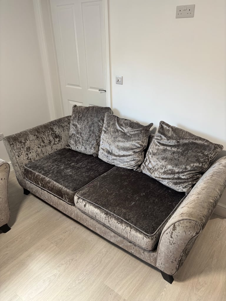STUNNING GREY VELVET DFS SOFA SET, CAN DELIVER