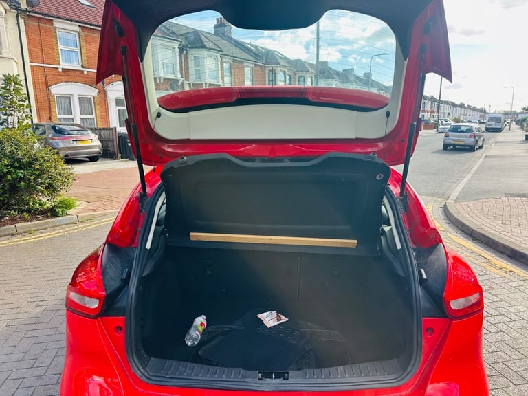 2014 Ford Focus 1.6 TDCi 115 Titanium 5dr HATCHBACK Diesel Manual - Image 11