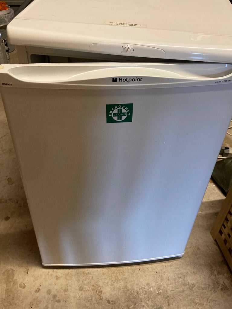 Small free standing fridge excellent cond;