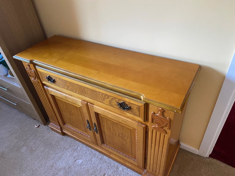 OAK SIDEABORD VGC - DELIVERY AVAILABLE 