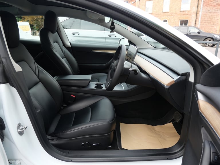 2022 Tesla Model 3 Standard Range Plus Electric Auto RWD (241 bhp) 4dr Electric