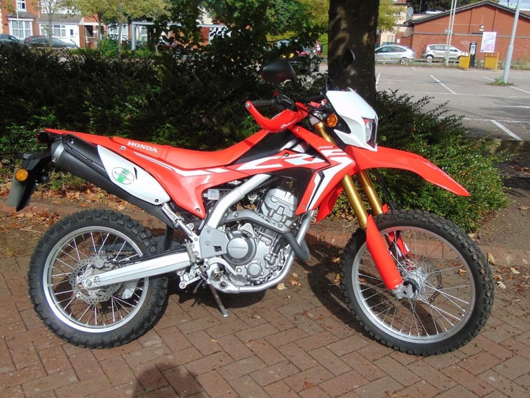 Honda CRF250 2019 off road trail bike only 924 dry Tarmac miles mint little used