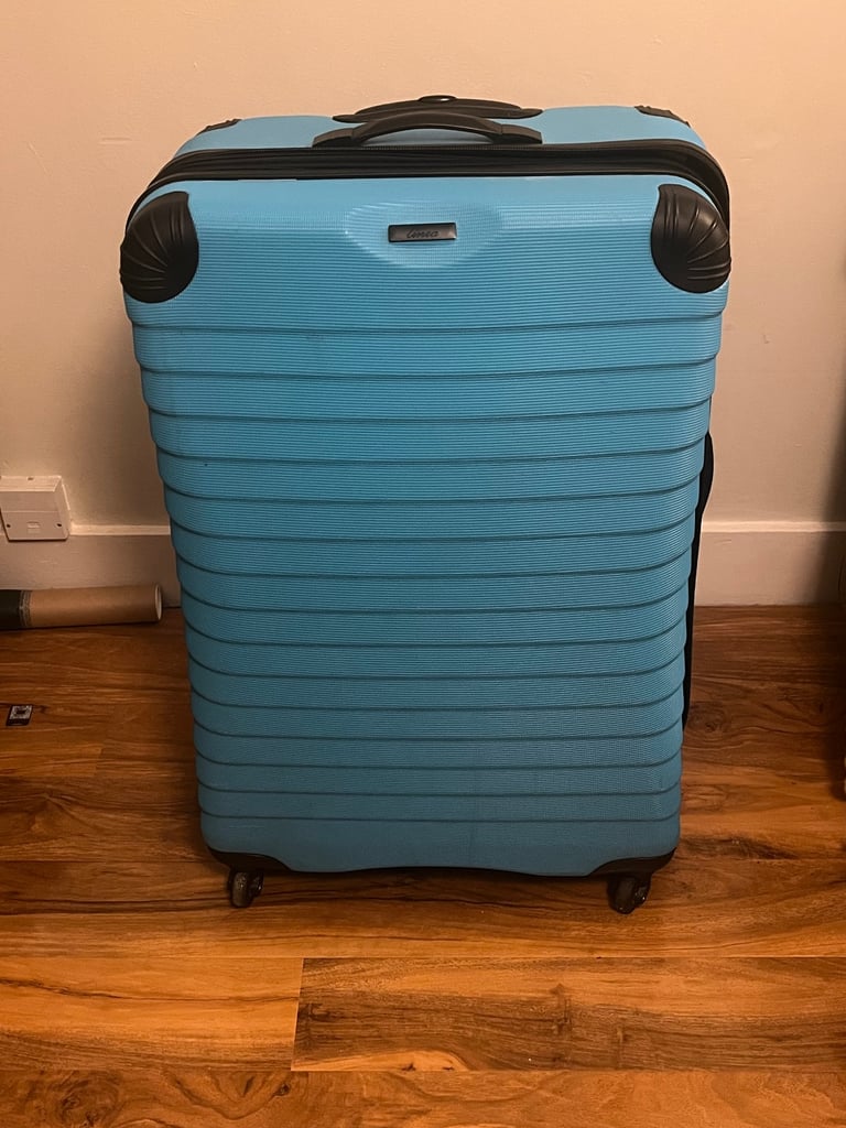 image for Linea 120L lightweight suitcase