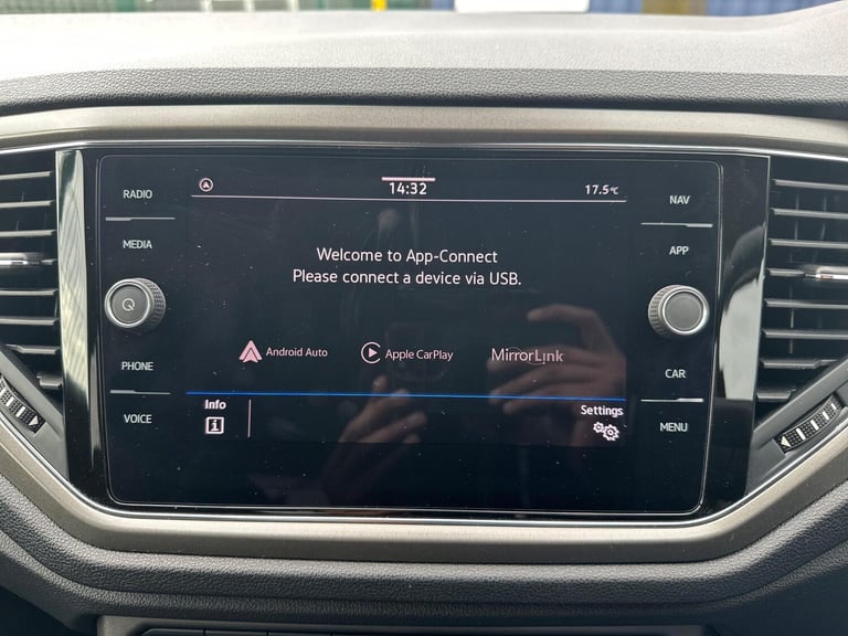 2020 Volkswagen T-Roc 1.0 TSI Design Euro 6 (s/s) 5dr HATCHBACK Petrol Manual