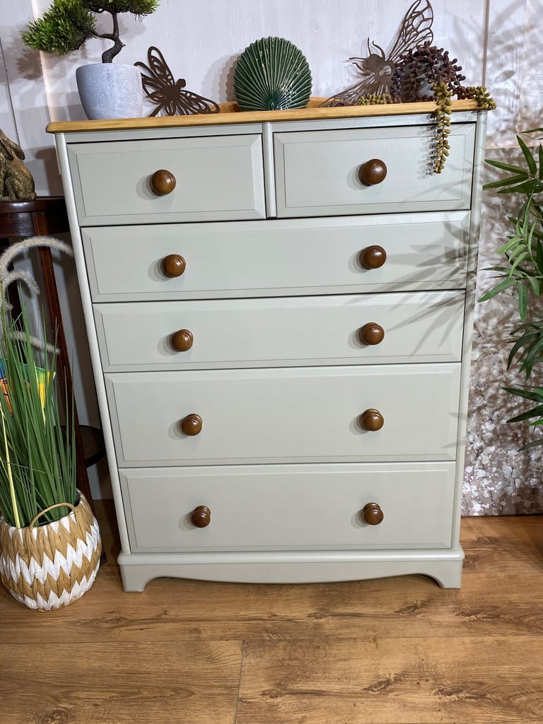 Pine Chest of drawers