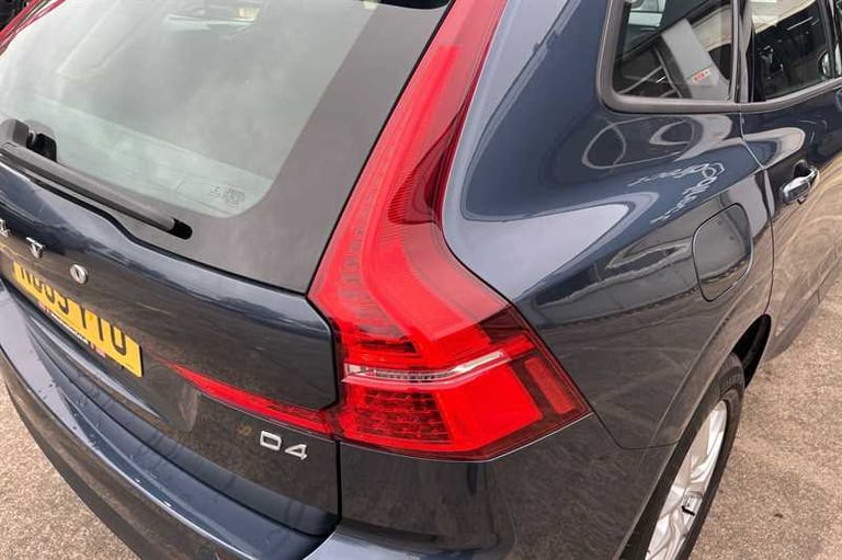 2020 Volvo XC60 2.0 D4 Momentum SUV 5dr Diesel Auto Euro 6 (s/s) (190 ps) SUV Diesel Automatic