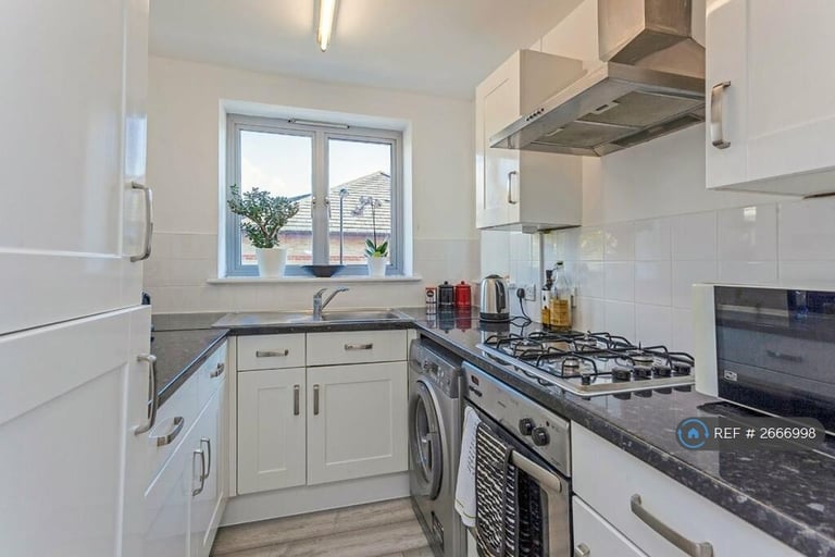 2 bedroom flat in Trim Street, London, SE14 (2 bed) (#2666998)