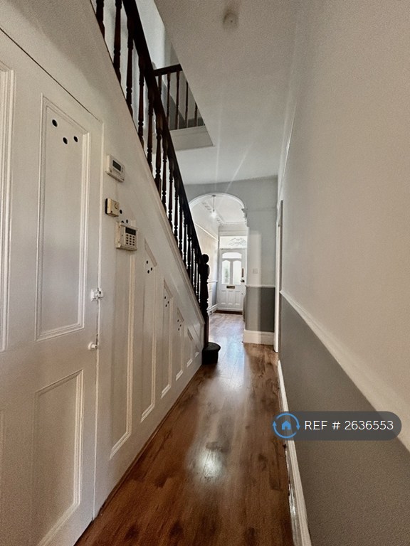 4 bedroom house in Beulah Hill, London, SE19 (4 bed) (#2636553)