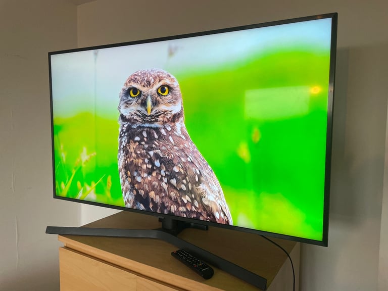 Nicely working 50’inch ultra 4k smart Samsung Tv  very easy to use just connect to Wi-Fi