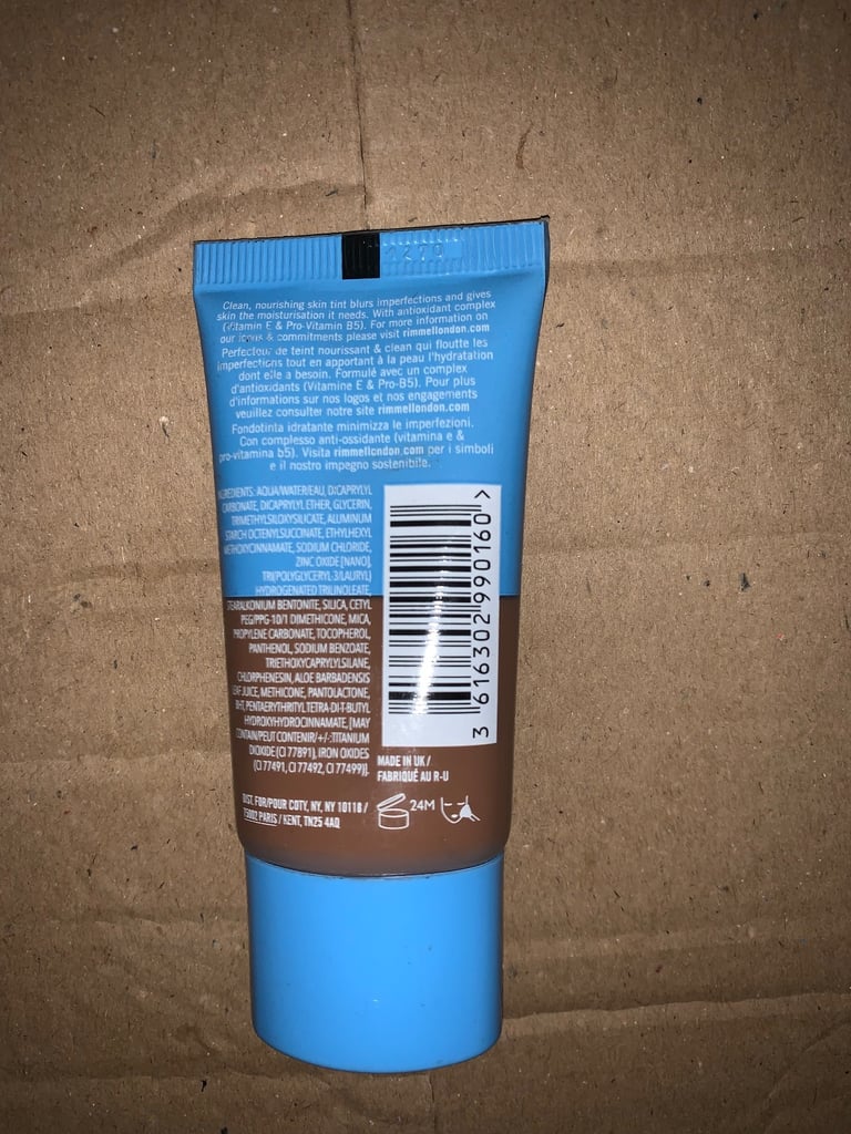 Rimmel Kind and Free Moisturising Skin Tint Foundation Soft Chocolate 601 30ml