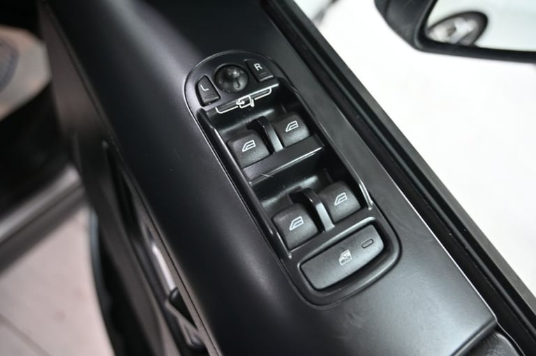 2012 12 LAND ROVER FREELANDER 2 2.2 SD4 HSE SUV 5DR DIESEL COMMANDSHIFT 4WD EURO