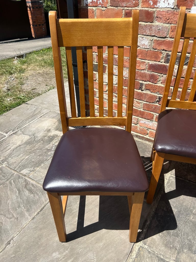 Set of 4 x Rustic Solid Oak Dining Chairs - Excellent Condition 