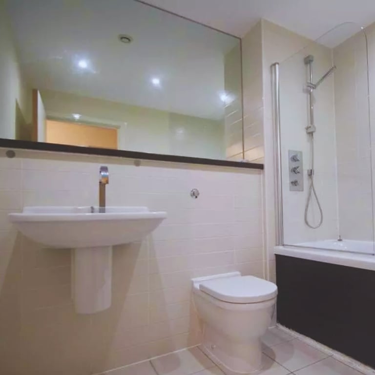 2 Large Sized Bedrooms Available in B18 5QS! Homeless people apply now!