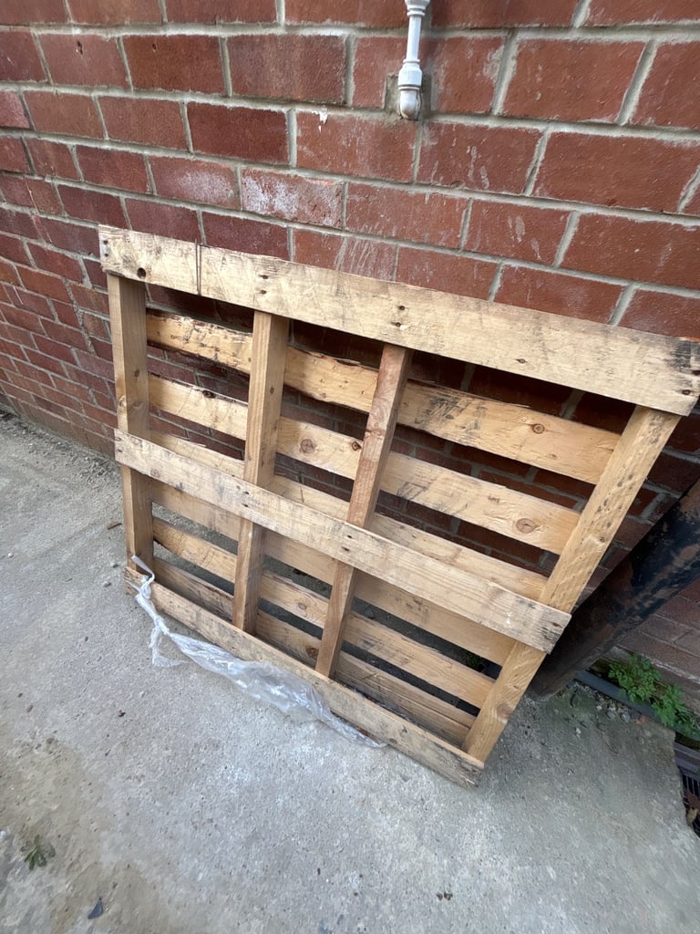 Pallet (2 available)