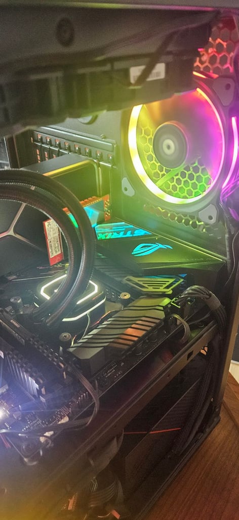 Gaming PC – Intel i5-10600, NVIDIA RTX 3080Ti, 16GB RAM, 1TB SSD, Liquid Cooling – Custom Build